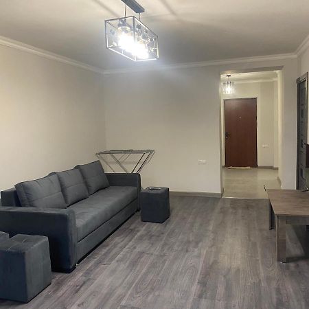 3 Cosy Apartment Near Airport Evn Yerevan Exterior photo